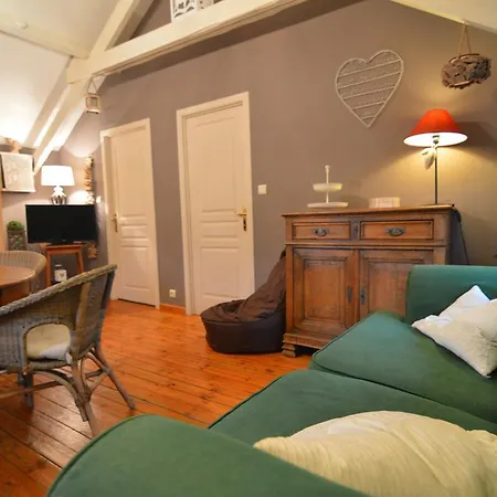 Beautiful Holiday Home In Villers-Sur-Lesse Near The Forest Сasa de vacaciones Rochefort