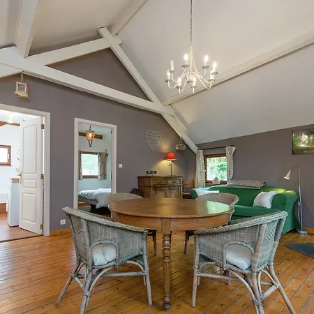 Сasa de vacaciones Beautiful Holiday Home In Villers-Sur-Lesse Near The Forest *