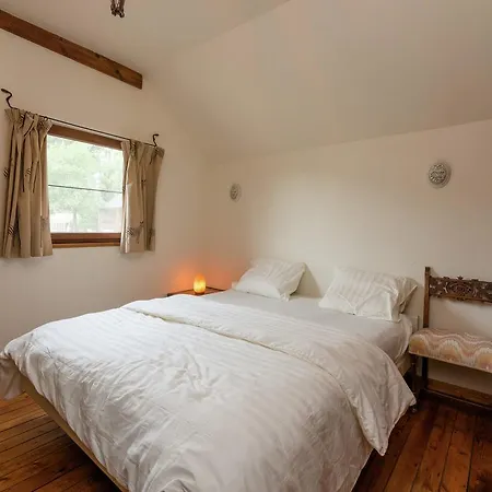 Beautiful Holiday Home In Villers-Sur-Lesse Near The Forest Rochefort