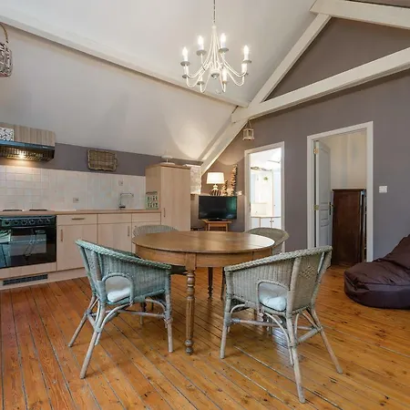 Сasa de vacaciones Beautiful Holiday Home In Villers-Sur-Lesse Near The Forest Rochefort
