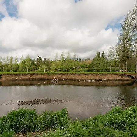 Сasa de vacaciones Beautiful Holiday Home In Villers-Sur-Lesse Near The Forest