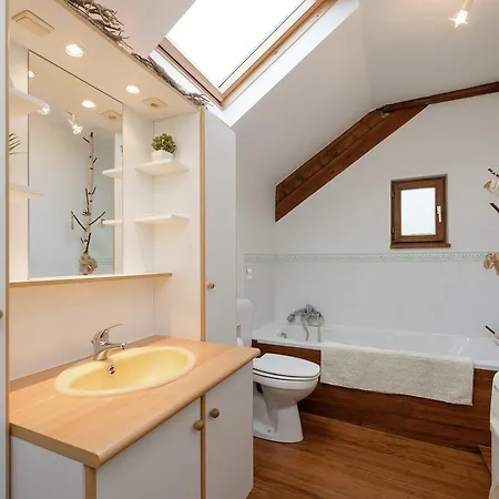 Beautiful Holiday Home In Villers-Sur-Lesse Near The Forest Сasa de vacaciones