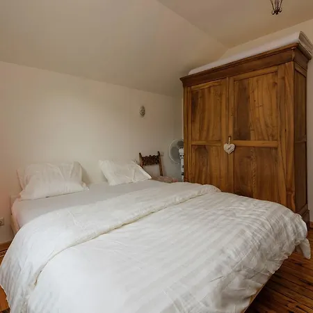 Сasa de vacaciones Beautiful Holiday Home In Villers-Sur-Lesse Near The Forest *